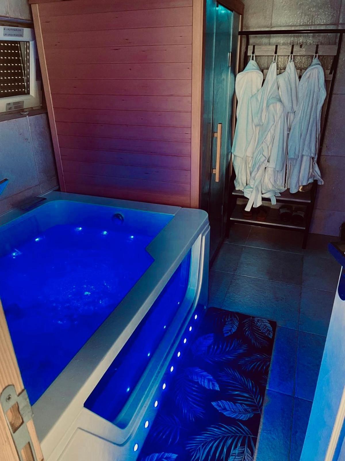 Oasis Spa Pres De Disney Nanteuil-les-Meaux ภายนอก รูปภาพ
